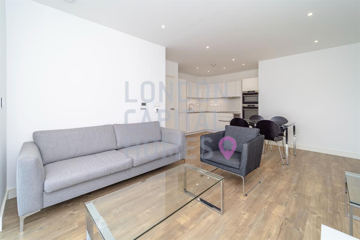 2 bed property in Gordian Apartments, 34 Cable Walk, London